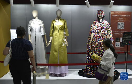 服贸会上“衣”臂之力 职业服如何秀出行业新风尚